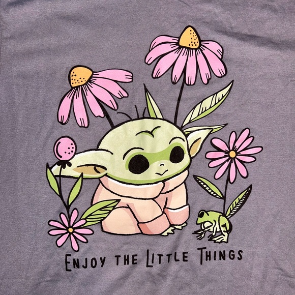Baby Yoda T-Shirt - Picture 2 of 3